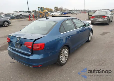 2015 Volkswagen Jetta 1.8T Se from USA, damaged, VIN 3VWD17AJ8FM251530
